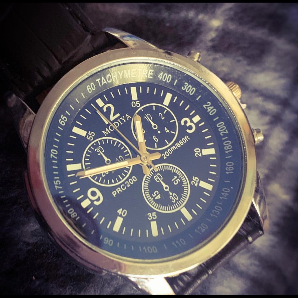 🆕 Stainless Steel Quartz Belt Watch - Picture 2 of 8